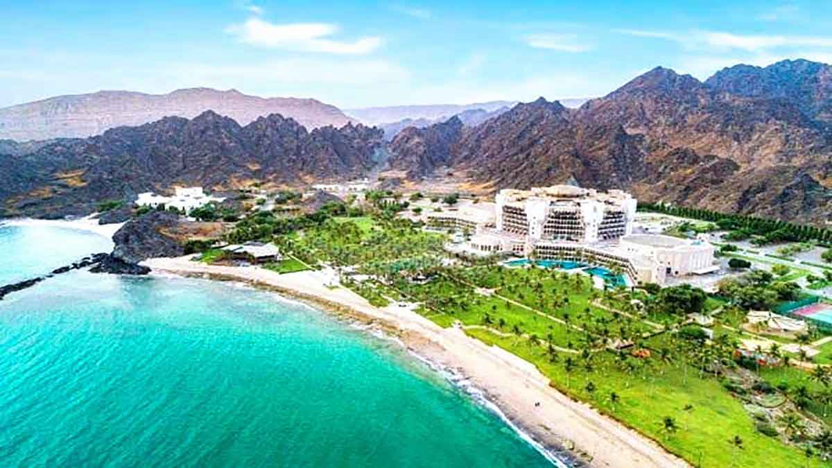أجمل-شواطىء-سلطنة-عمان