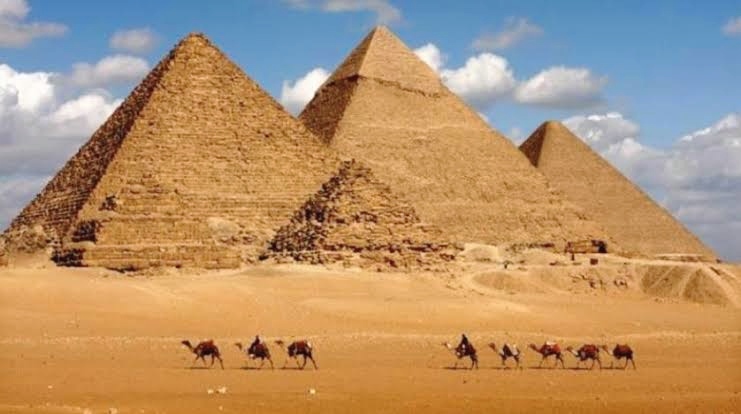 الأهرامات المصرية ..إحدى عجائب الدنيا السبع