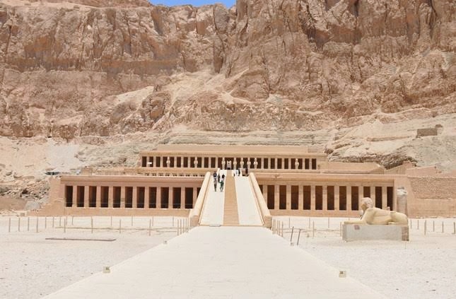معبد حتشبسوت وزيارة إلى أجمل معابد مصر القديمة