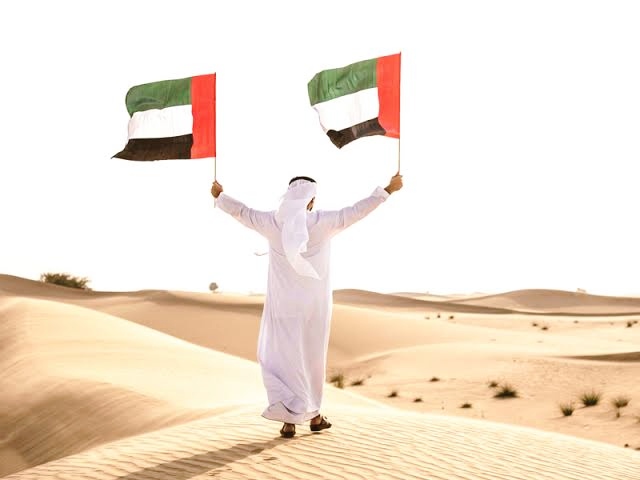 العيد الوطني الإماراتي ال49 يحكي قصة الاتحاد ويقيم الاحتفالات السياحية