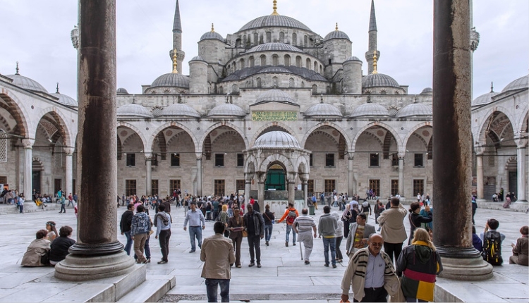 السياحة الموسمية والطقس في اسطنبول 
