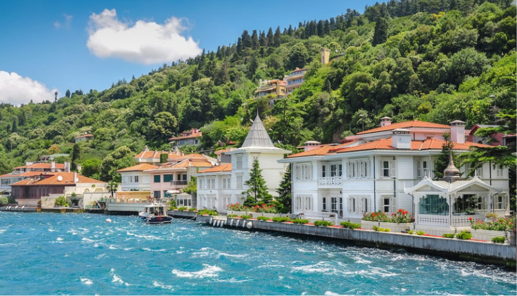 ‪جزر الأميرات شاطئ كأجمل المناطق السياحية في اسطنبول الاوربية 