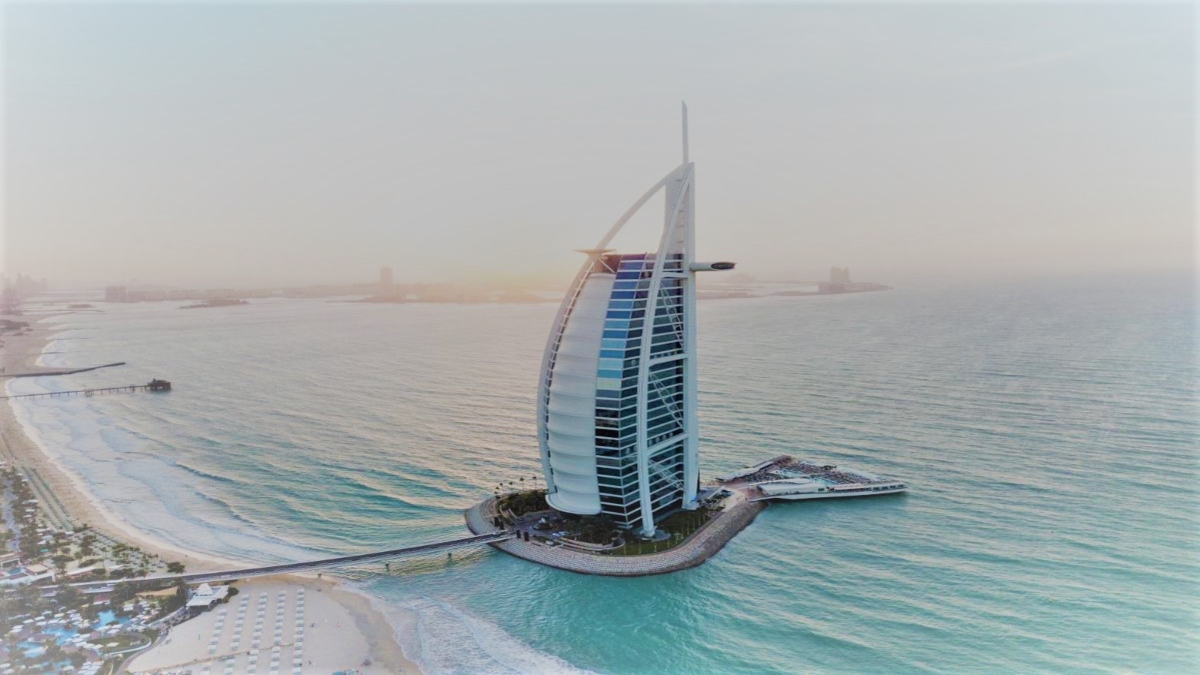 كم سعر الليلة في فندق برج العرب دبي؟