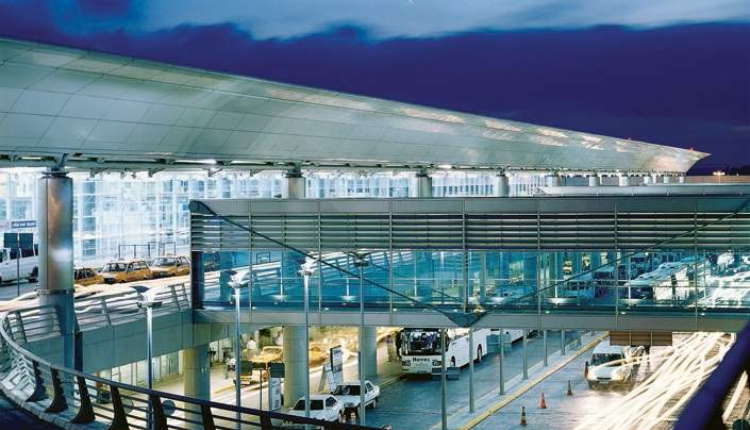 ‪خدمات مطار أتاتورك الدولي في اسطنبول